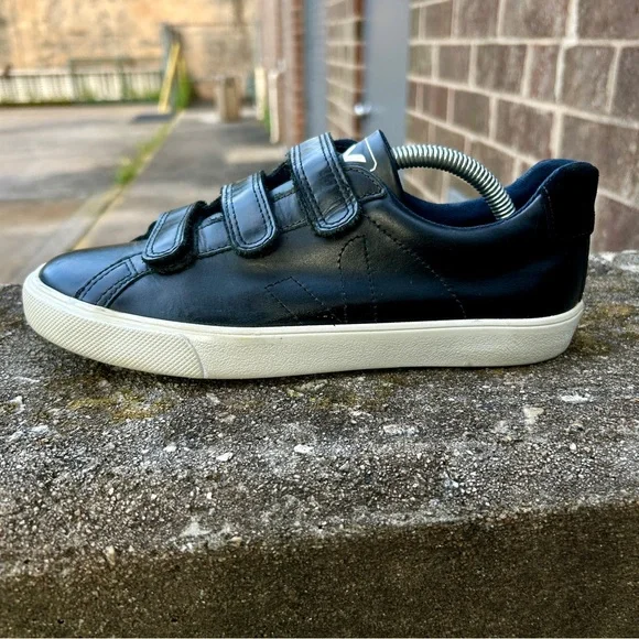 Veja Shoes Veja Black Esplar Locks Leather Velcro Straps